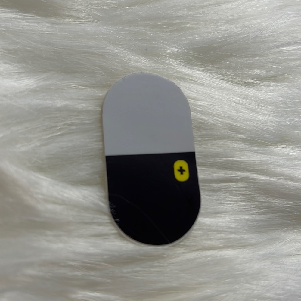 Figs sticker pill
